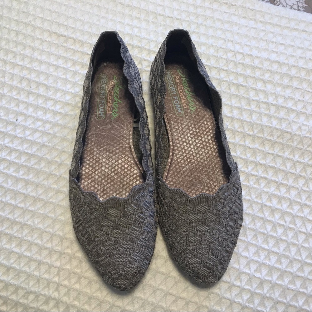 Skechers Women's Textured Taupe Flats - Picture 2 of 5